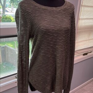 Olive Green Women's Crew Neck Tunic Style Sweater sz M
